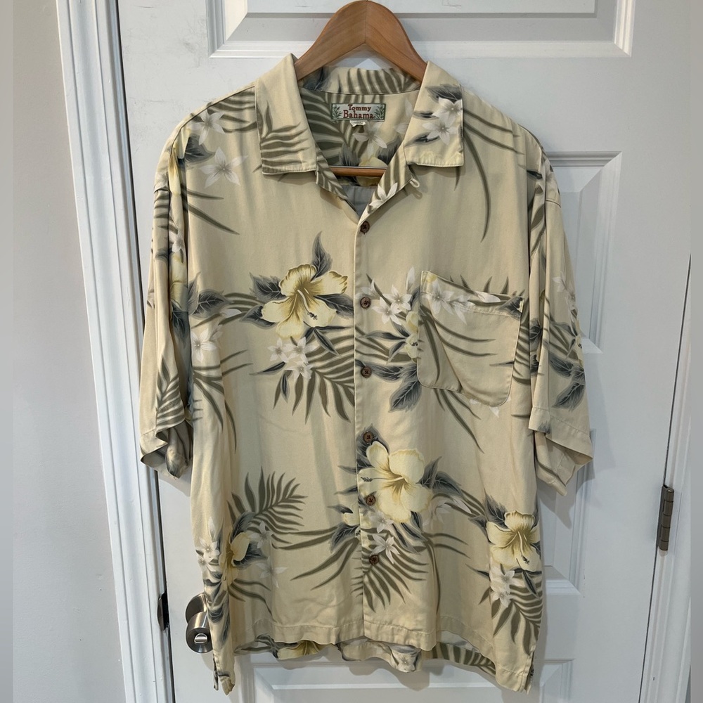 Tommy Bahama Men's XL Silk Hawaiian Shirt Floral Hibiscus Palm Leaf Camp Cream